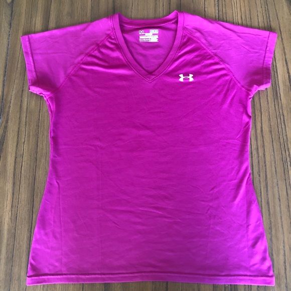 Under Armour Tops - Under Armour v neck workout shirt heat gear